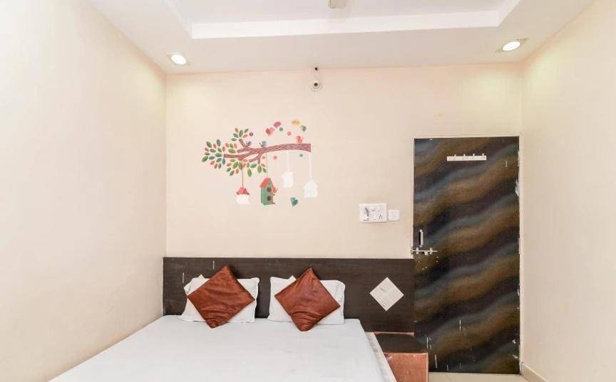 Hotel Rameshwaram Ujaim Exterior foto