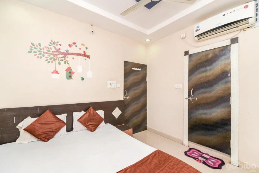 Hotel Rameshwaram Ujaim Exterior foto