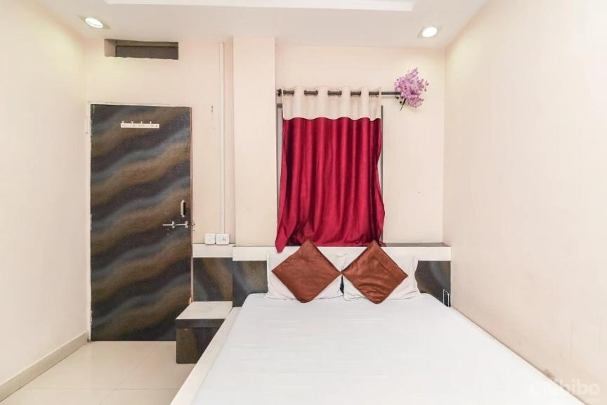 Hotel Rameshwaram Ujaim Exterior foto