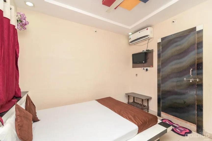 Hotel Rameshwaram Ujaim Exterior foto